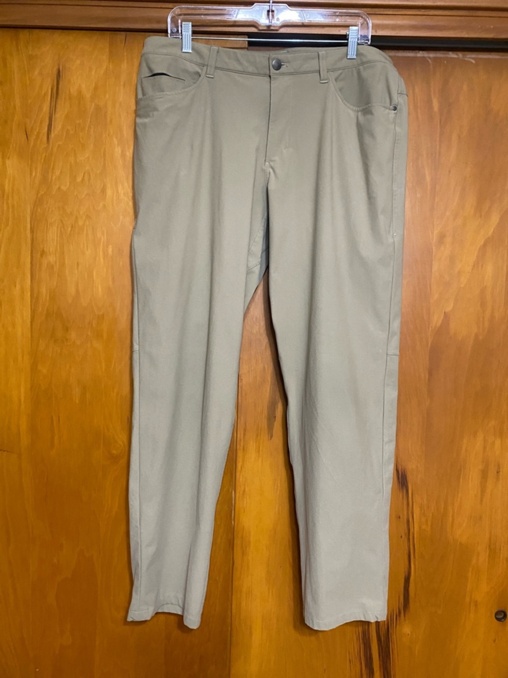 lululemon athletica Men's Tan Chino-Style Pants 36-37” Athleisure Inseam 31”